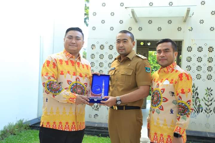 Bupati dan Wabup Labura Awali Tahun Baru 2022 Kunjungan Kerja Ke Provinsi Sumbar