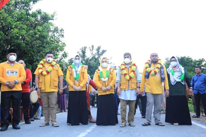 Bupati dan Wabup, Safari Subuh dan Ngantor di Desa Sibito