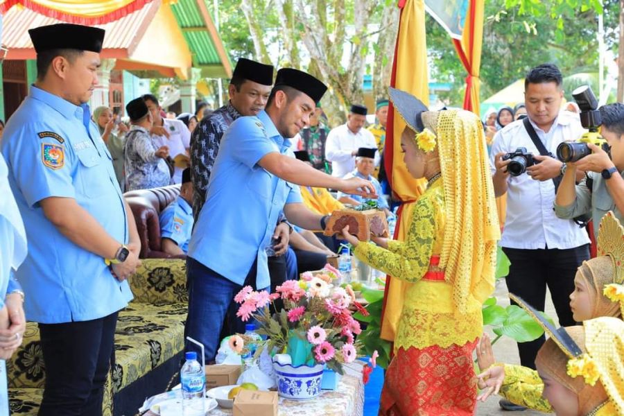Bupati Didampingi Wabup Membuka Secara Resmi MTQ dan FSQ Ke- VIII Tingkat Kecamatan Aek Natas