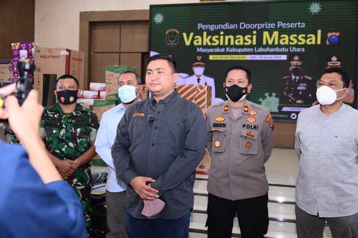 Bupati Hadiri Pengundian Doorprize Peserta Vaksinasi Massal se-Labura 