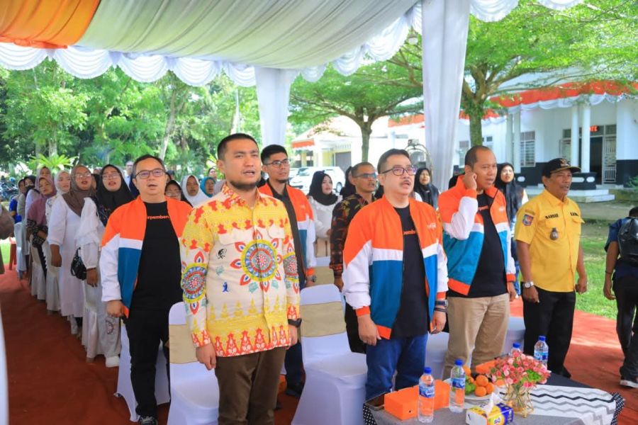 Bupati Hendri Yanto Sitorus Serahkan Hadiah Umroh Secara Simbolis Dari BTPN Syariah