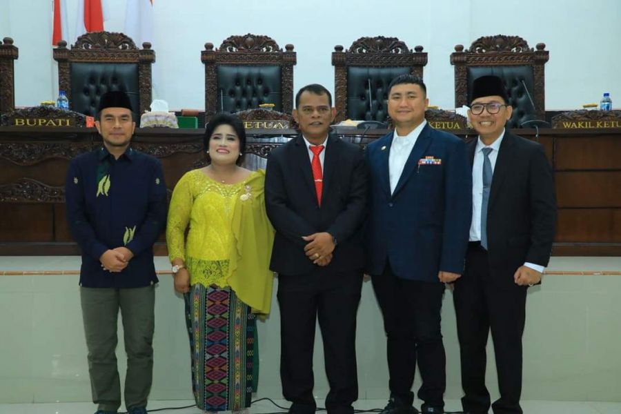 Bupati Hendriyanto Hadiri Pengambilan Sumpah Jabatan PAW Anggota DPRD Labura 