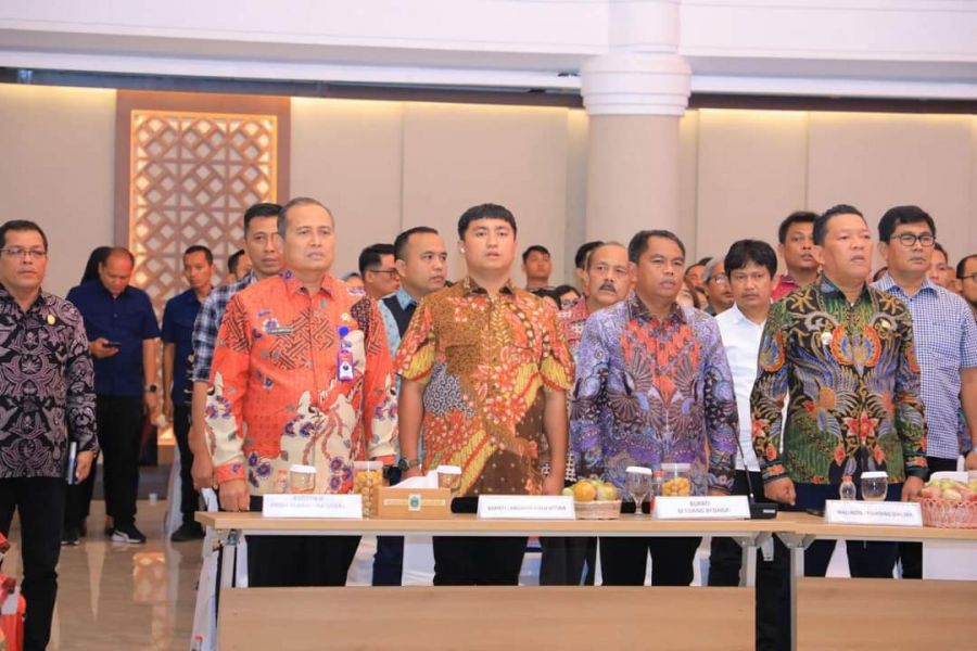 Bupati Hendriyanto Hadiri Rapat Koordinasi Provinsi High Level Meeting Tim Pengendalian Inflasi