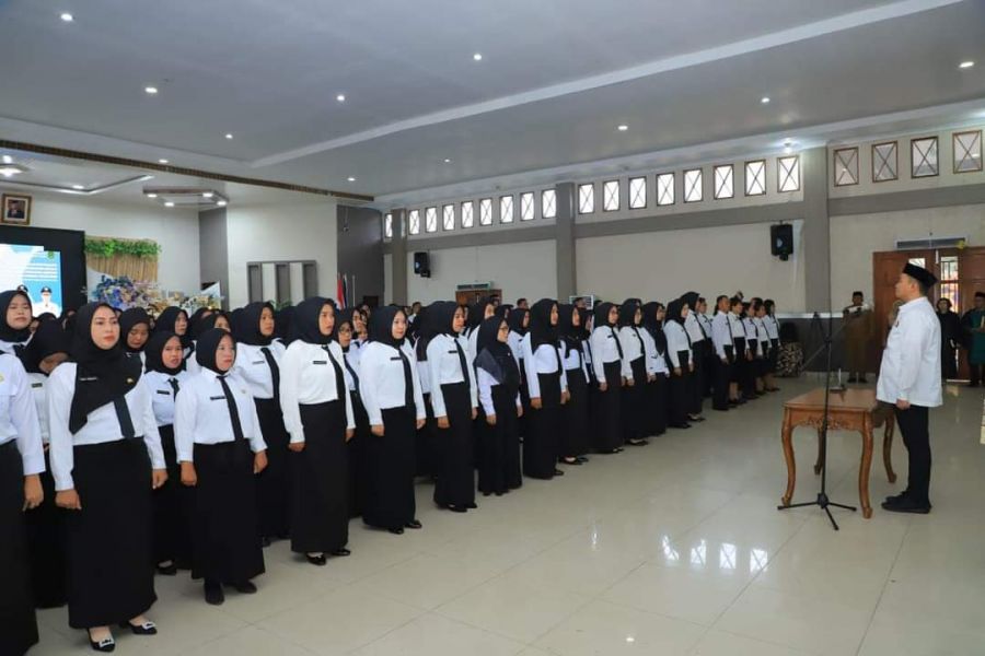Bupati Hendriyanto Lantik dan Serahkan SK Pengangkatan PPPK Labura  