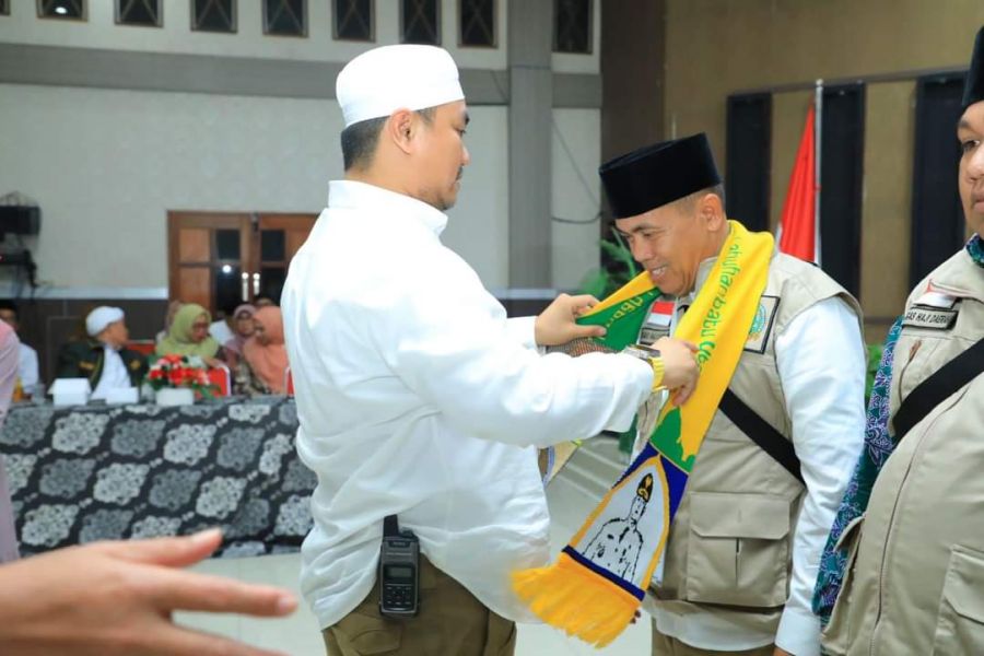 Bupati Hendriyanto Lepas 253 Calhaj Asal Labura di Aula Ahmad Dwi Syukur