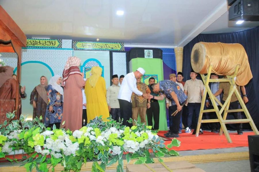Bupati Hendriyanto Sambut Kehadiran Tokoh Sumut Malam Penutupan MTQ Haul 1 Hj Ely Zarwaty