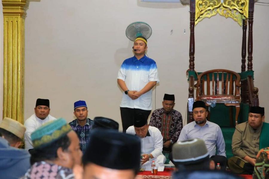 Bupati Hendriyanto Didampingi Sekda M Suib Gelar Safari Subuh di Mesjid Nurul Iman  Damuli Pekan