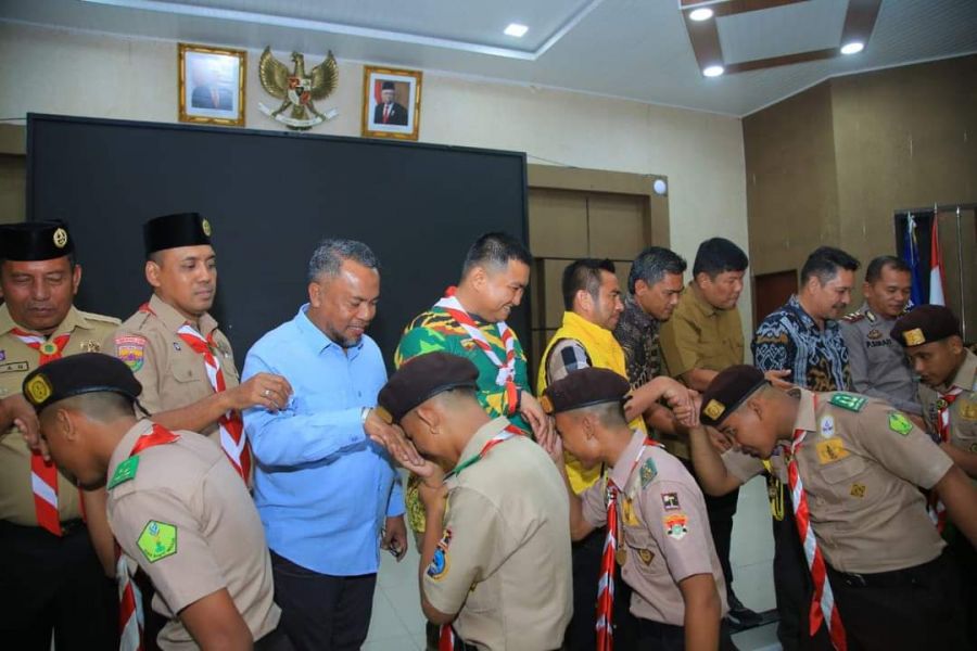 Bupati Hendriyanto Sitorus Lepas 41 Peserta Pramuka Labura Ikuti Raimuna ke XII di Cibubur