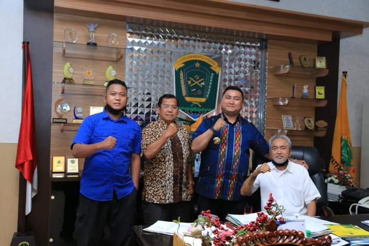 Bupati Hendriyanto Terima Kunjungan Bupati Pertama Labura