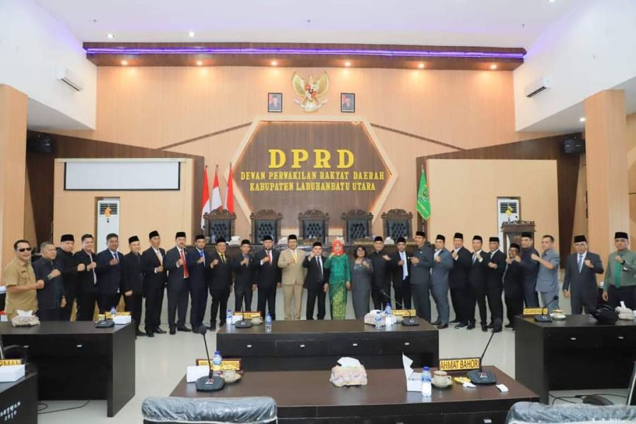 Bupati Labura Hadiri Pelantikan PAW Wakil Ketua DPRD Fraksi PKB