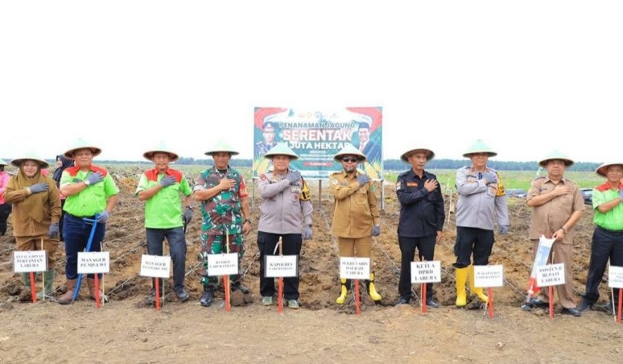 Bupati Labura Hadiri Penanaman Jagung Serentak 1 Juta Hektar