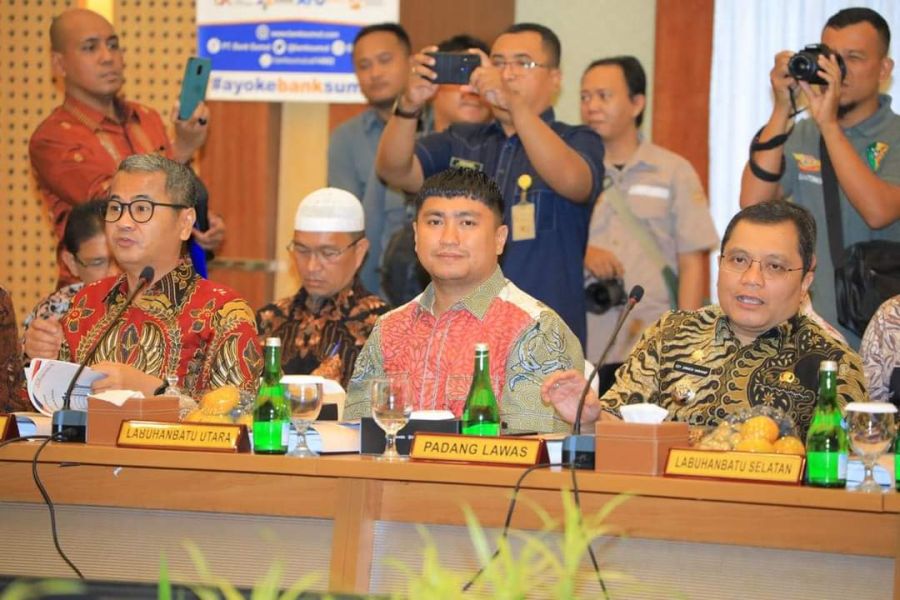 Bupati Labura Hendriyanto Sitorus Hadiri Acara RUPS di Medan