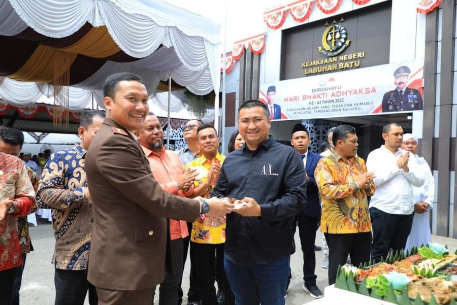 Bupati Labura Hendriyanto Sitorus Hadiri Peringatan Hari Bhakti Adhyaksa ke 63