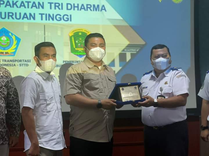 Bupati Labura Kunjungi Kampus PTDI-STTD