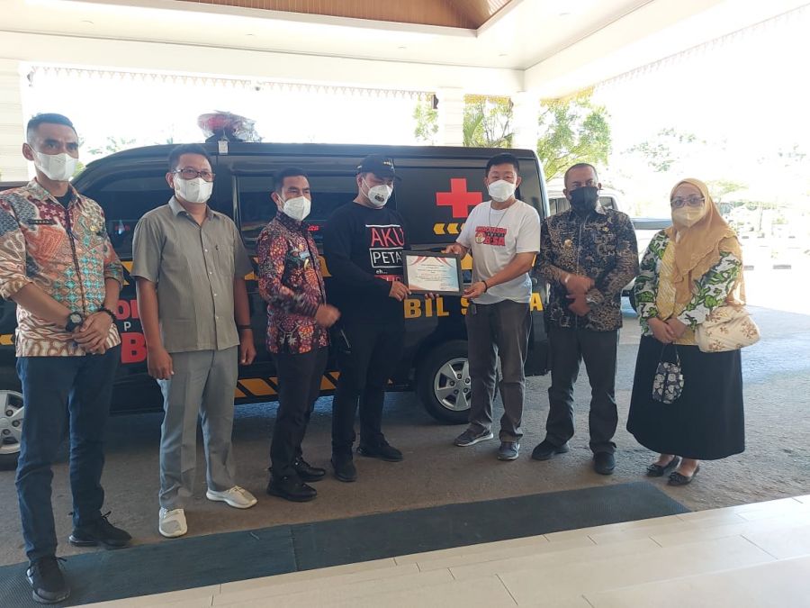 Bupati Labura Terima Bantuan Ambulance dari IPB