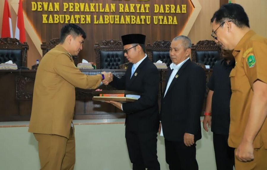 Bupati Labura Sampaikan LKPJ Tahun 2024