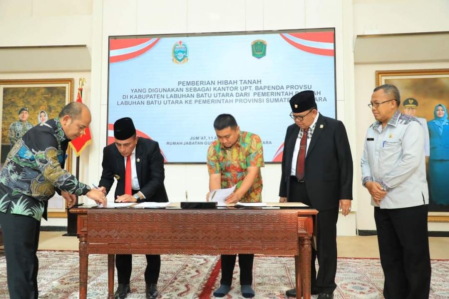 Bupati Labura Serahkan Hibah Tanah Pemkab  Kepada Pemprovsu