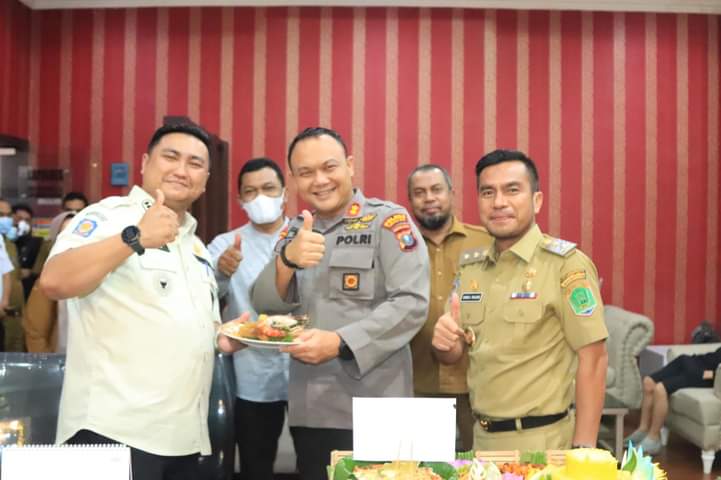 Bupati Labura Serta Jajaran Ucapkan Selamat Ultah  Kepada Kapolres LabuhanBatu