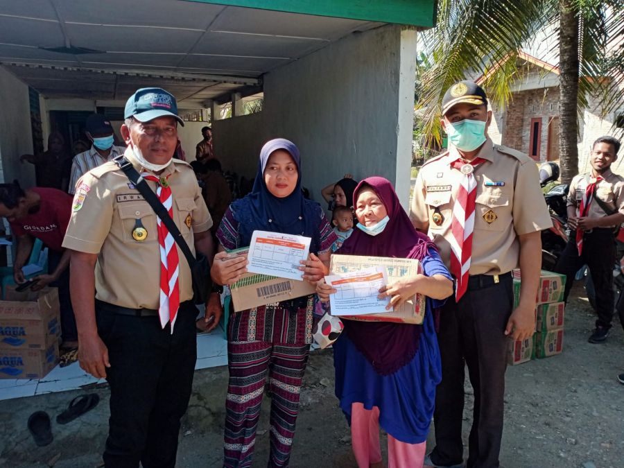 Kwarcab Pramuka Labura Irwan Harahap Gelar Vaksinasi dan Bagi Sembako