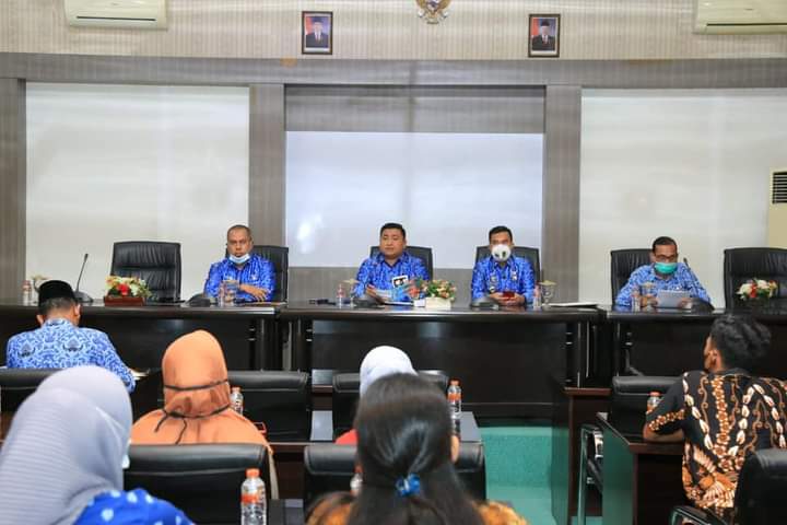 Merasa Kecewa, Bupati Labura Ancam Pecat Guru Honorer