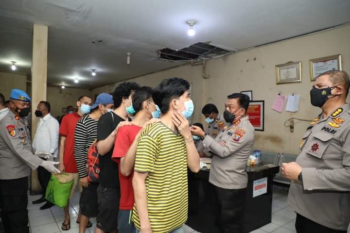 Polrestabes Medan Pindahkan Ratusan Tahanan Dengan Pelayanan Yang Baik