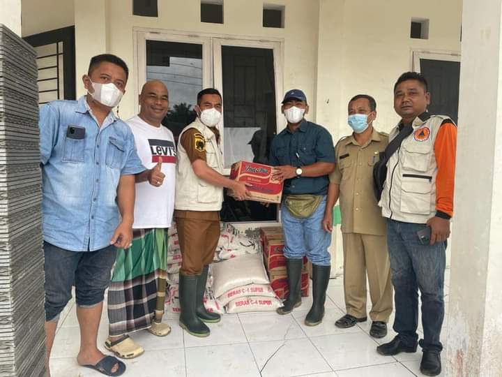 PT Socfindo Salurkan Bantuan Korban Banjir di Bandar
