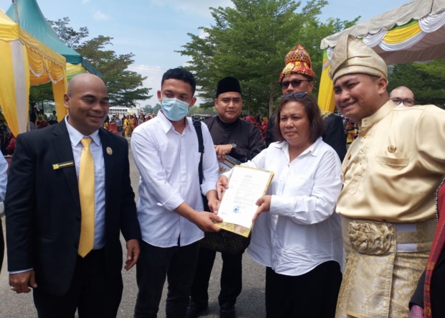 PT Tari Agro Nabati Raih Penghargaan HUT Labura ke 14