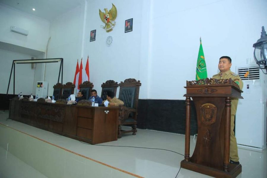Rapat Paripurna, Bupati Labura Hendriyanto Sampaikan Nota Pengantar Enam Ranperda ke DPRD 