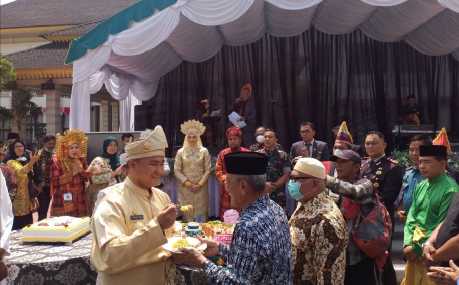 Rayakan Hari Jadi ke 14 tahun, Pemkab Labura Beri Penghargaan Untuk 26 Tokoh Pemekaran