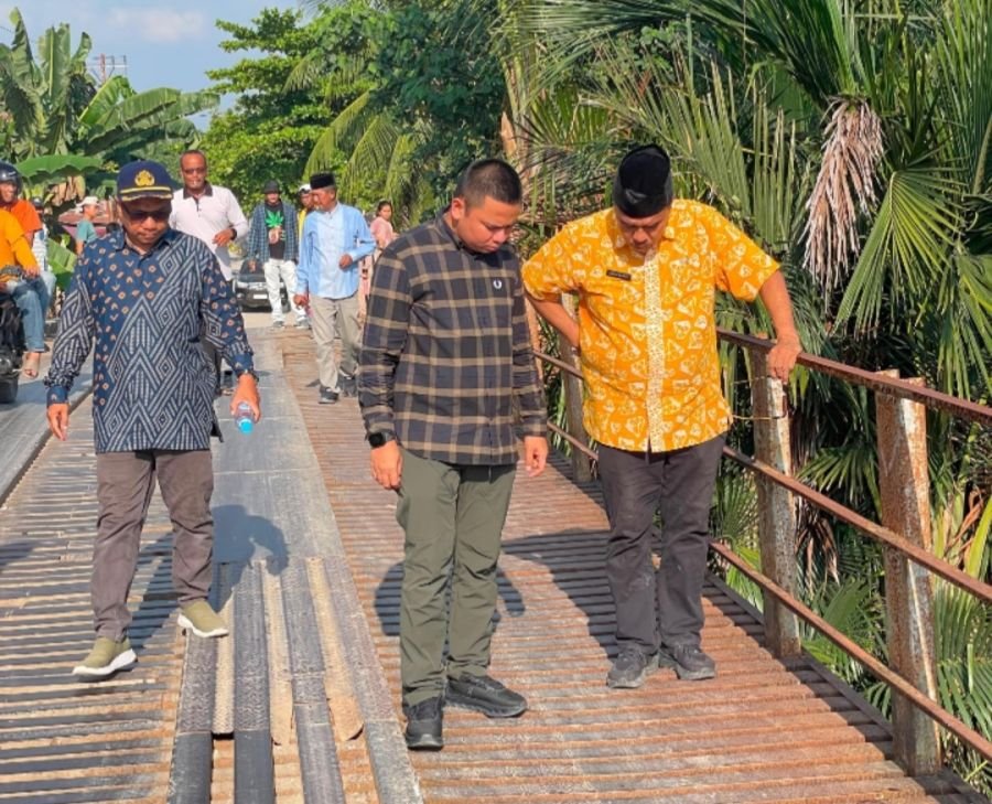 Reses : RBS Tinjau Langsung Infrastruktur Desa, 
Dorong Perbaikan Jalan dan Jembatan di Leidong