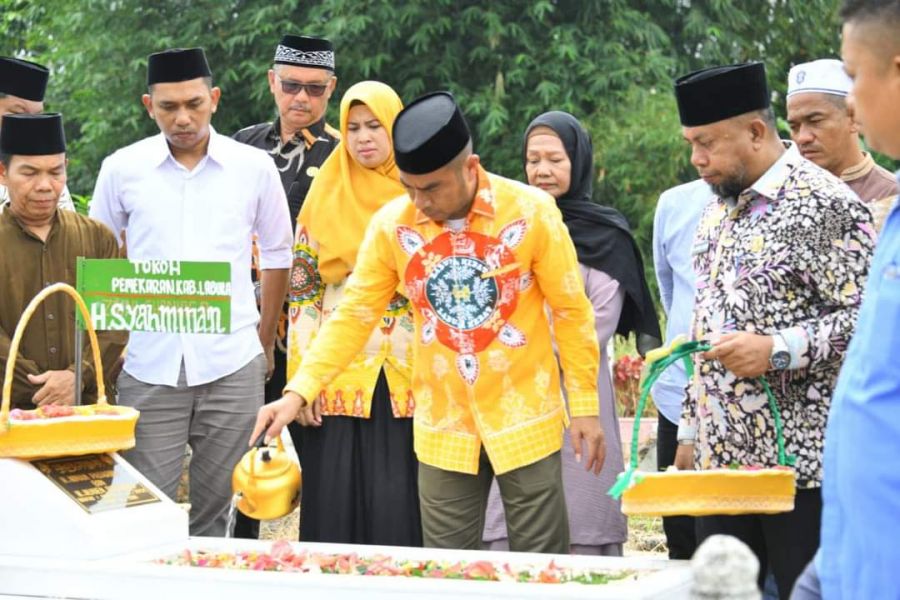 Sambut HUT Ke- 15, Pemkab Labura Lakukan Ziarah Ke Makam Tokoh Pemekaran