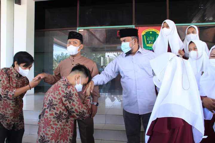 Sekda Labura Lepas Kontingen Festival Nasyid