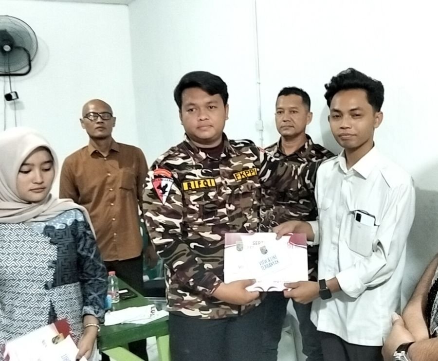 Serahkan Hadiah Lomba Video Kreatif,  Ketua GM FKPPI Labura Beri Ruang Generasi Muda Berkarya