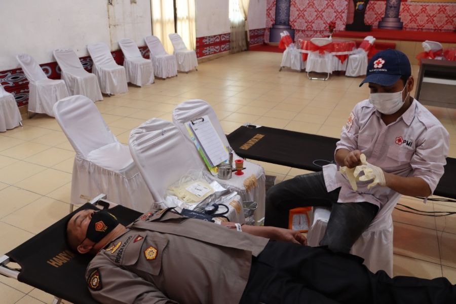 Stok Darah  Menipis, 81 personil Polres Labuhanbatu Ikuti Donor Darah