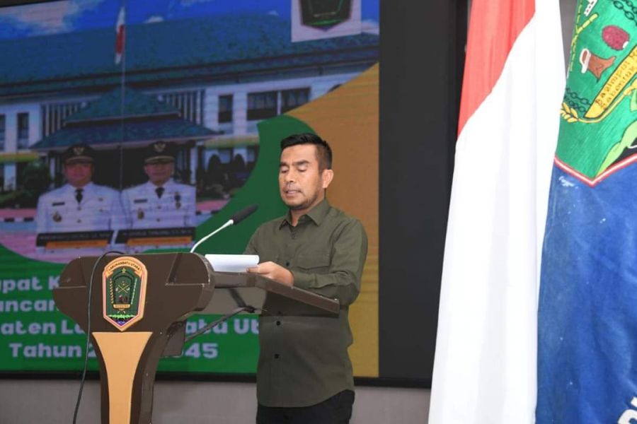 Wabup Labura Membuka Acara Konsultasi Publik Rancangan Awal RPJPD 2025-2045