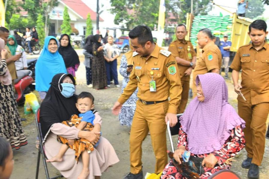 Wabup Labura Samsul Tanjung Bersama Sekda Muhammad Suib Hadiri Gerakan Pangan Murah