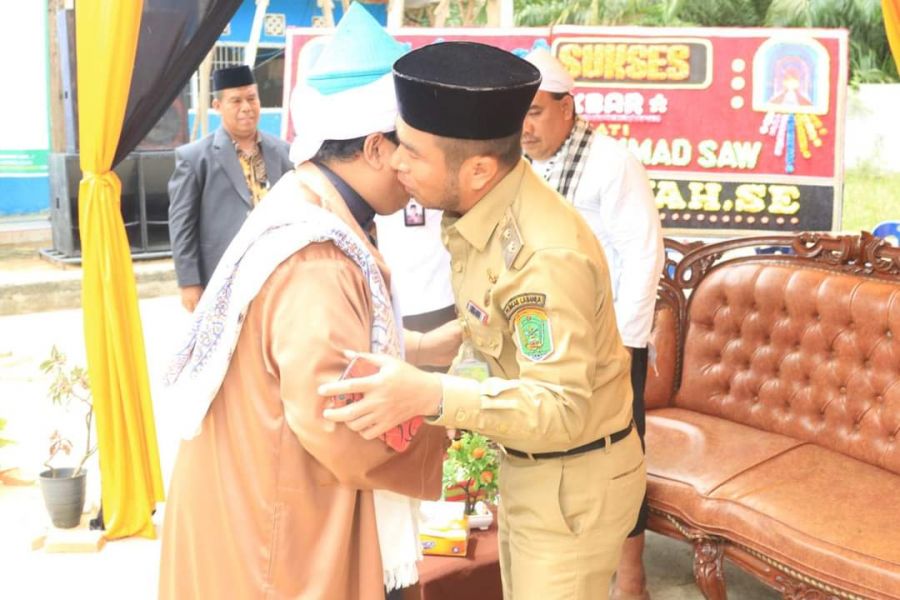 Wabup Labura Samsul Tanjung Hadiri Peringatan Maulid Nabi Muhammad SAW 1444 H di Ponpes At Taufiqura