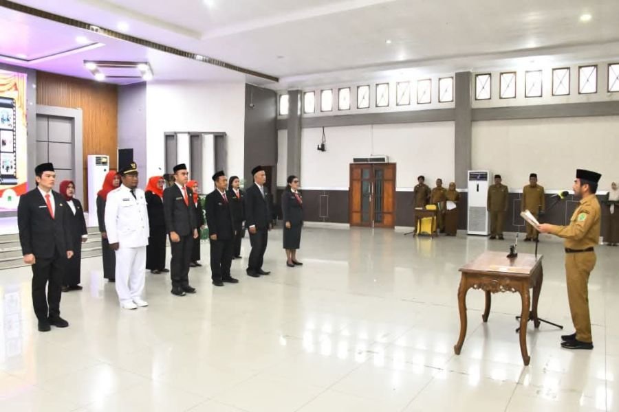 Wabup Samsul Tanjung Lantik 11 Pejabat, Tekankan Pelayanan kepada Masyarakat