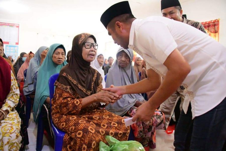 Wakil Bupati Labura Hadiri Acara Penyantunan Anak Yatim Piatu dan Kaum Duafa