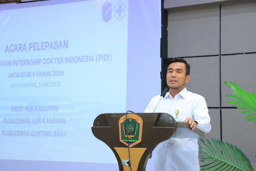 Wakil Bupati Samsul Tanjung Lepas 11 Dokter Internship